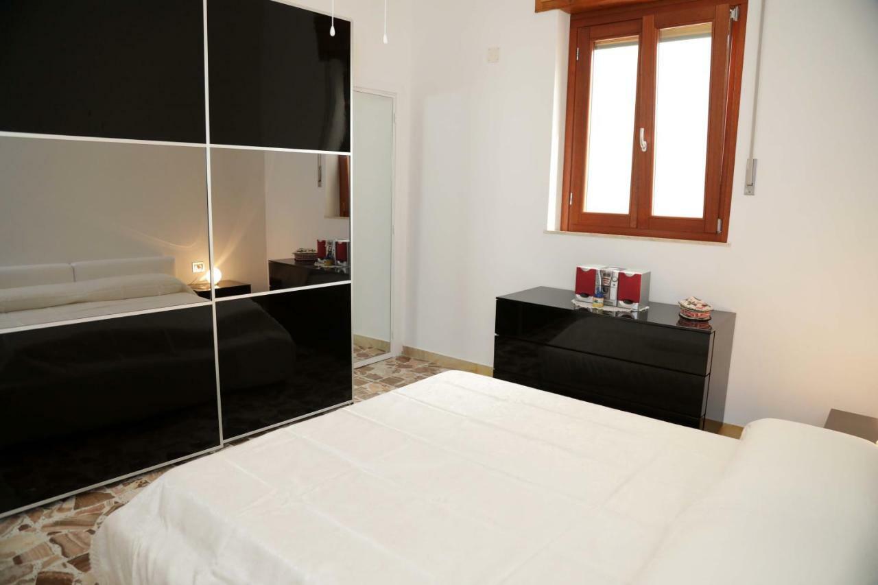 Ferienwohnung Luxury Apt Calasetta Exterior foto