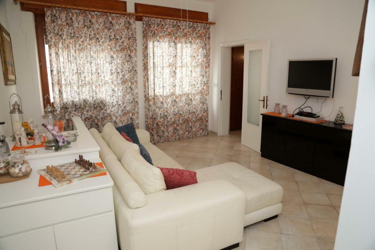 Ferienwohnung Luxury Apt Calasetta Exterior foto