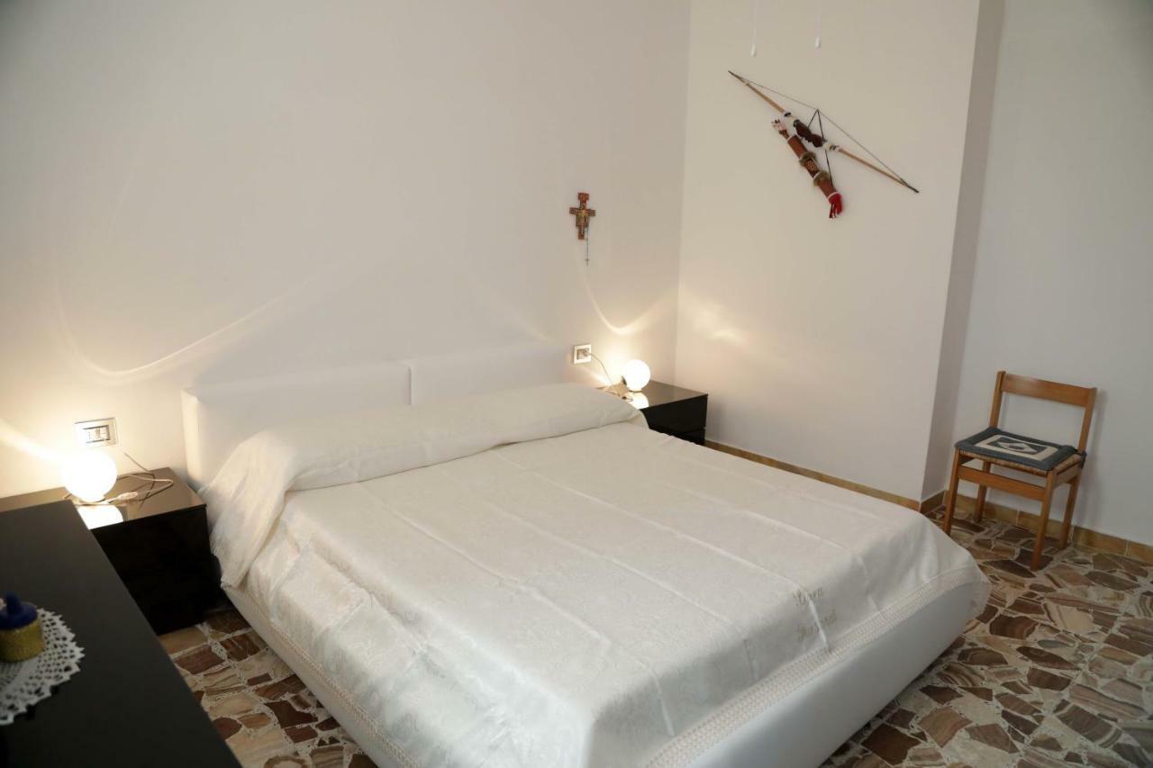 Ferienwohnung Luxury Apt Calasetta Exterior foto