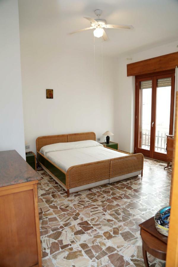 Ferienwohnung Luxury Apt Calasetta Exterior foto